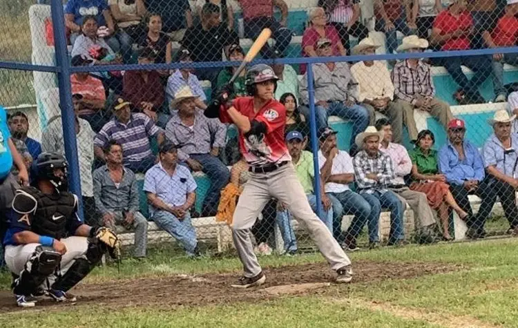 Alacranes y Cachorros consiguen triunfos en Liga Veracruzana