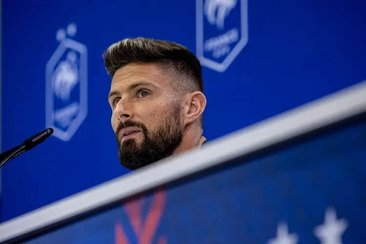 Giroud, el sustento de Mbappé