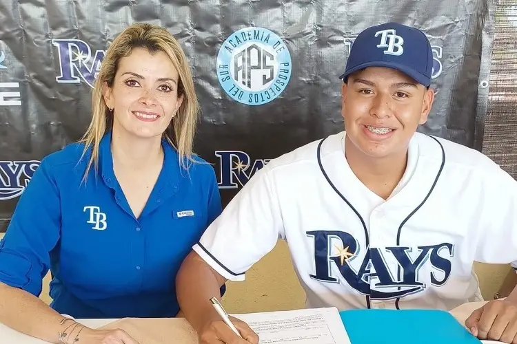 Lanzador veracruzano firma con las Mantarrayas de Tampa Bay