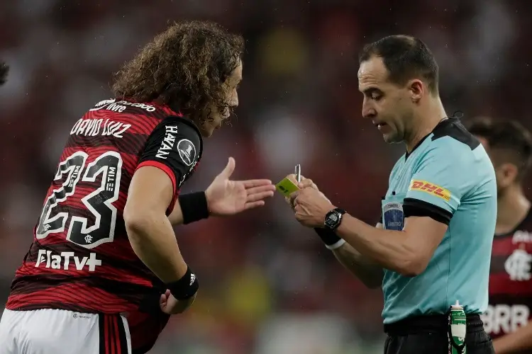 David Luiz renueva con el Flamengo