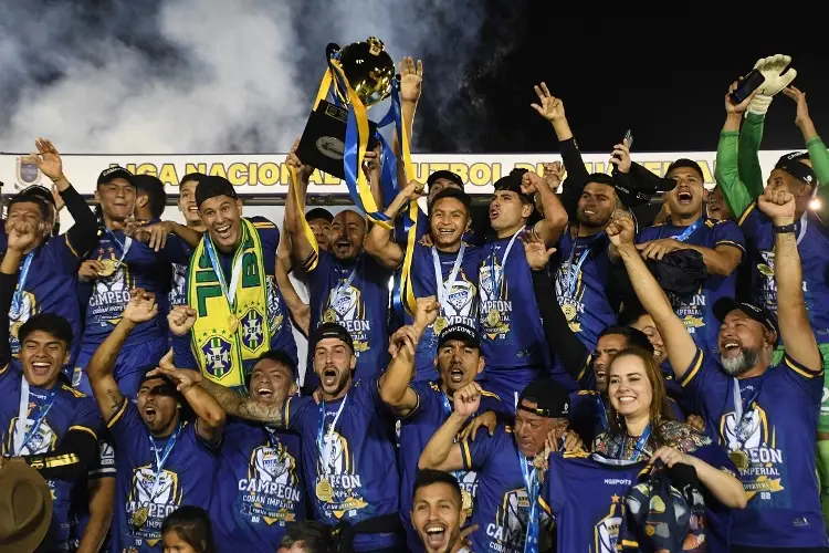 Mexicano hace historia y se corona campeón en Guatemala 