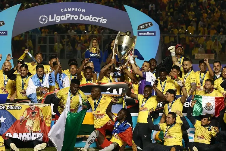 Liga de Ecuador permite más extranjeros por club y desata polémica