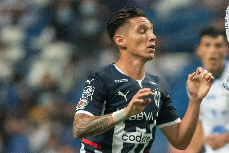 Se va de Rayados a River Plate y se fractura en su debut