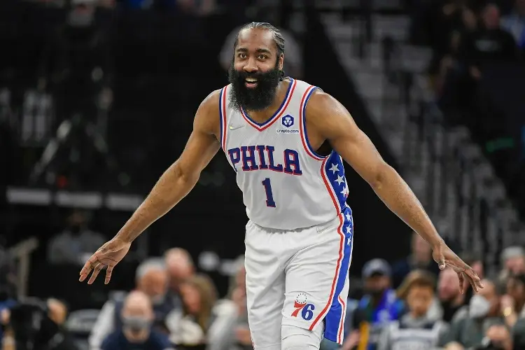 Harden sella juegazo y le da vida a los 76ers