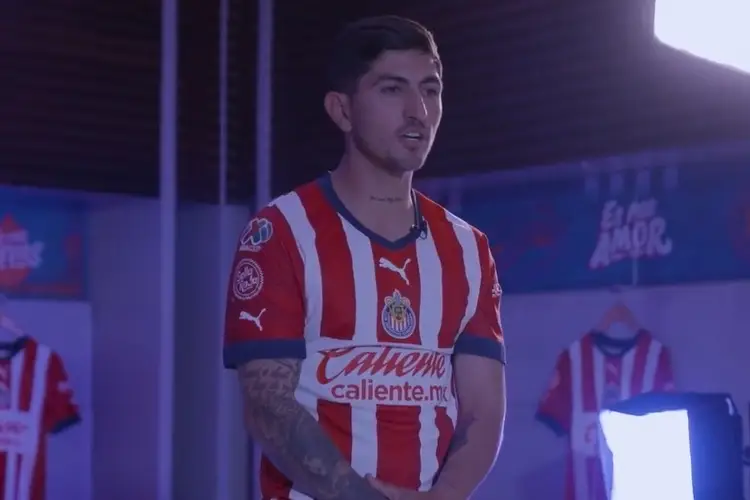 ¡Oficial! 'Pocho' Guzmán ya es de Chivas