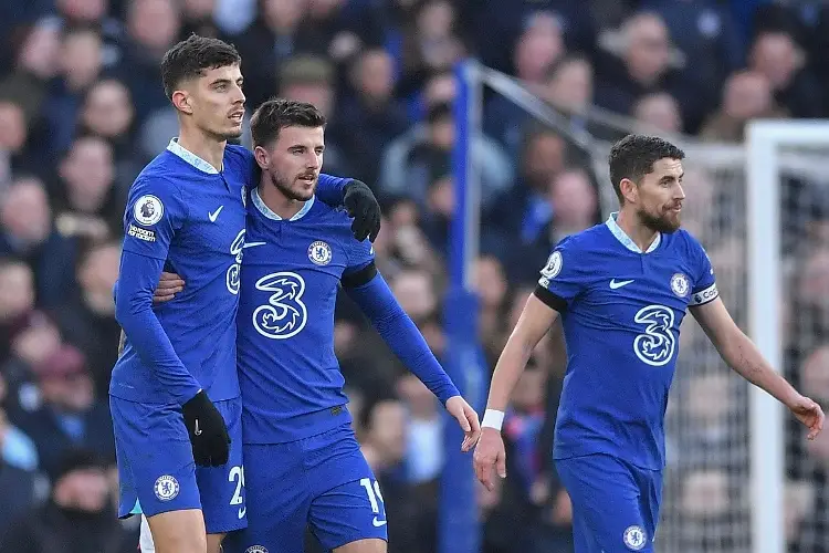 Chelsea triunfa y respira en la Premier League