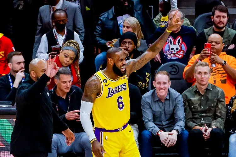 LeBron James, segundo jugador que alcanza los 38 mil puntos