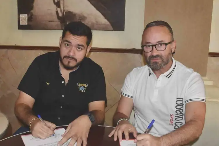 Firman convenio Liga Formativa Luis 