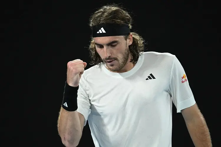 Tsitsipas 'camina' a la tercera ronda del Australian Open 