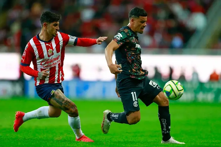 Toluca vence a domicilio a Chivas con remontada incluida