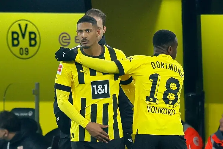 Tras vencer al cáncer debuta con el Borussia Dortmund (VIDEO)