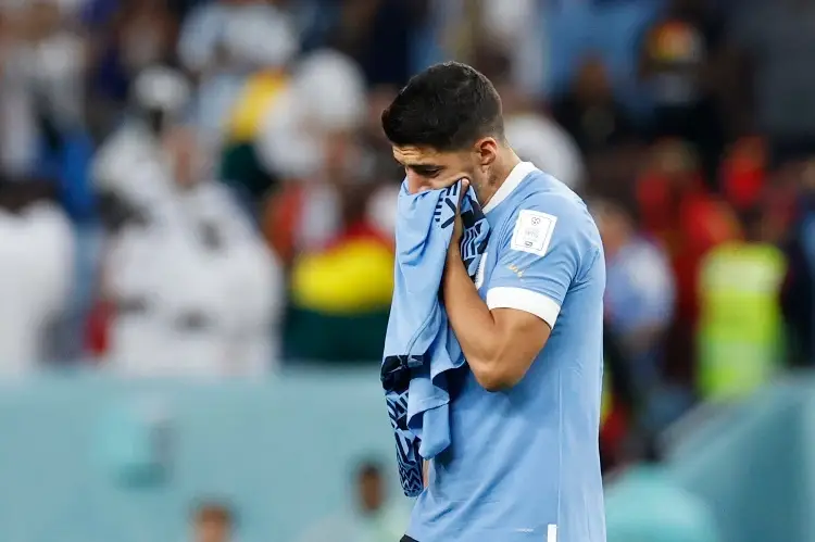 FIFA sanciona a Luis Suárez tras el Mundial 