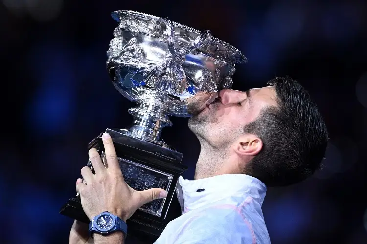 Novak Djokovic se corona campeón del Australian Open 