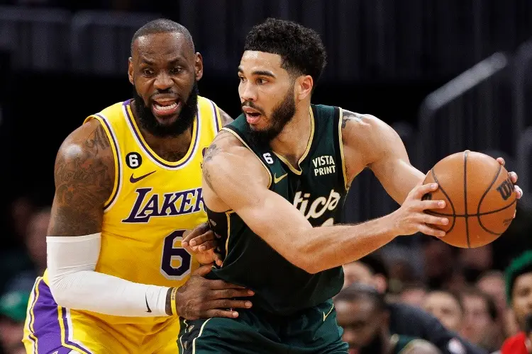 NBA: Los Celtics ganan un polémico clásico ante los Lakers 