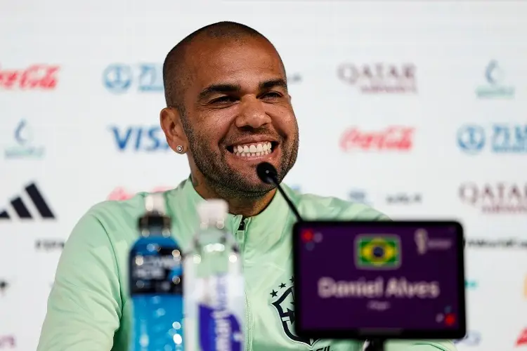 Dani Alves presenta recurso para salir de la cárcel 