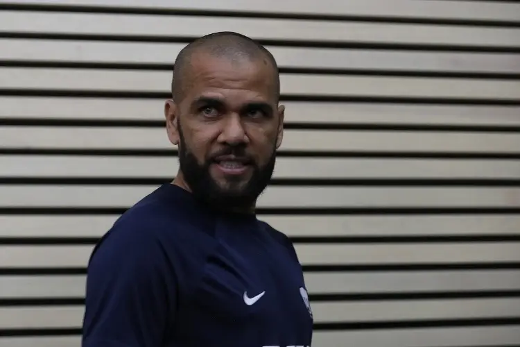 Joana Sanz le pide el divorcio a Dani Alves 