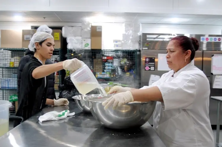 Mexicana llega con sus tamales al Super Bowl