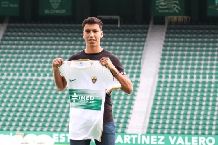 Mexicano ficha con equipo de Primera División en España