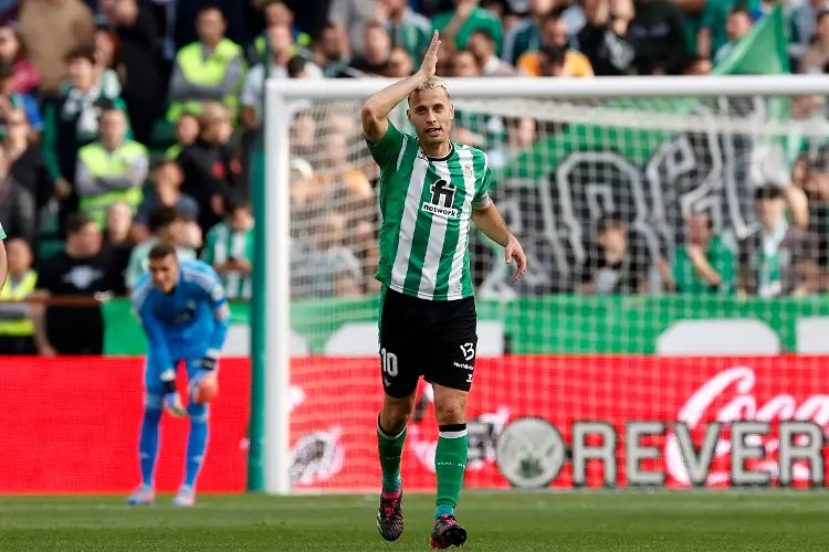 Betis sufre para conservar su plaza en Europa