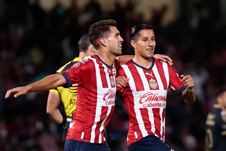 Chivas consigue el triunfo en su visita a Pumas