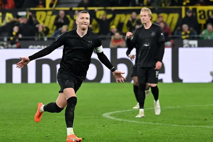 El Dortmund gana y hay triple empate en el liderato de la Bundesliga