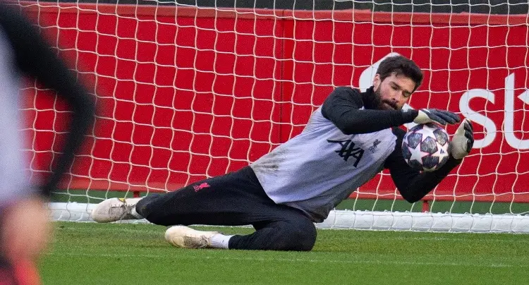 ¡Oso también del arquero de Liverpool en Champions! (VIDEO)