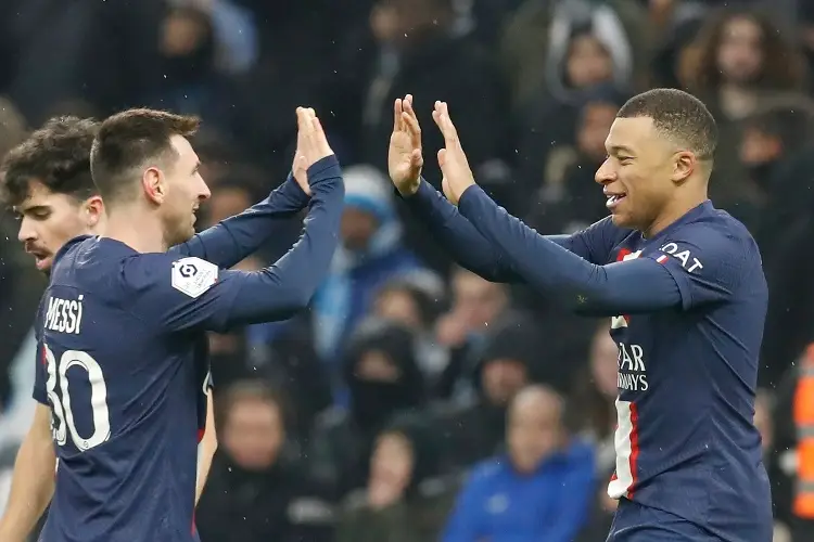 Mbappé y Messi aseguran la cima para el PSG 