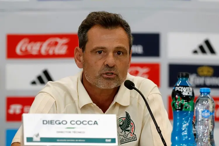 Cocca platica con 'Chicharito' y lo quiere llamar a la Selección