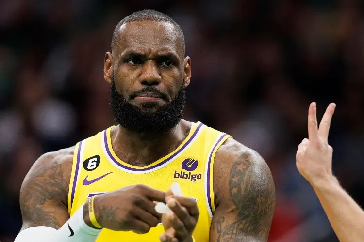 La lesión que deja fuera a LeBron James