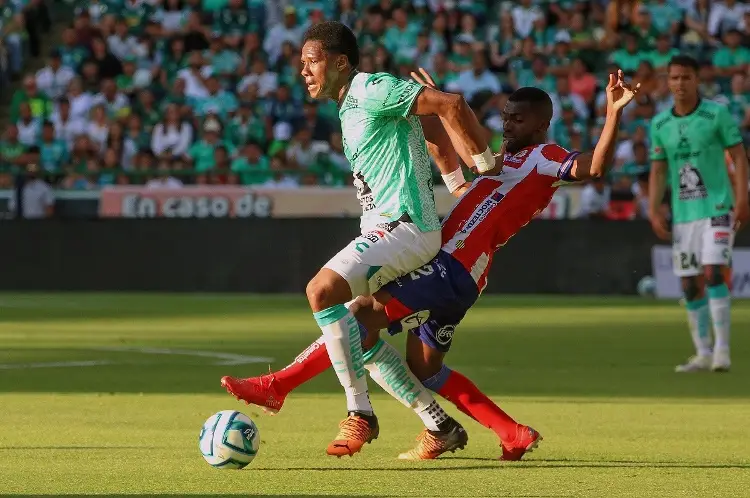 León consigue triunfo agónico ante San Luis 