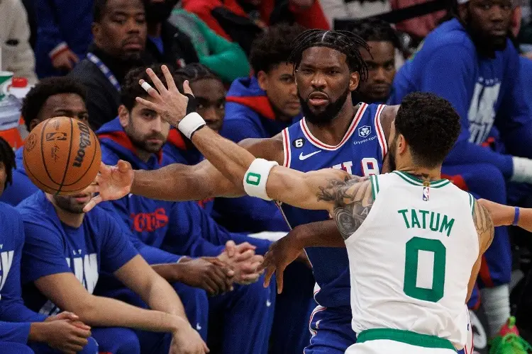 NBA: Los 76ers dan un golpe en la mesa en Milwaukee