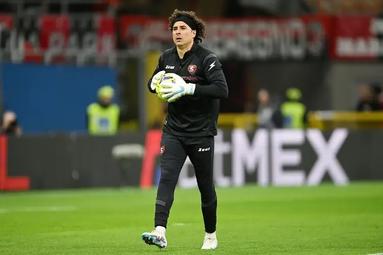 Milán se queja de Ochoa y lo muestra en redes (FOTO)