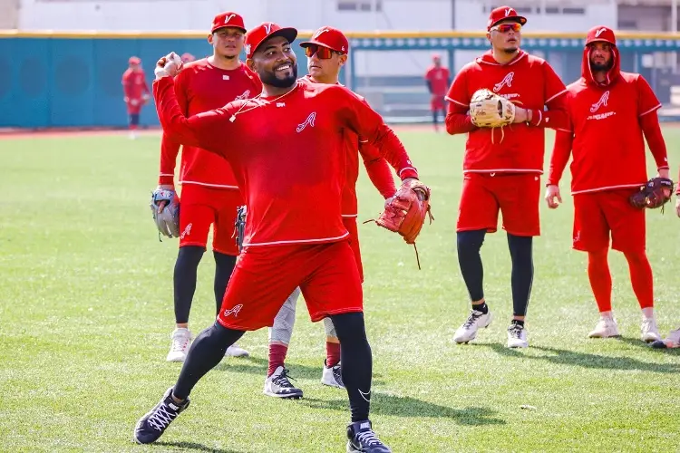 Elkin Alcalá reporta a la pretemporada de El Águila de Veracruz