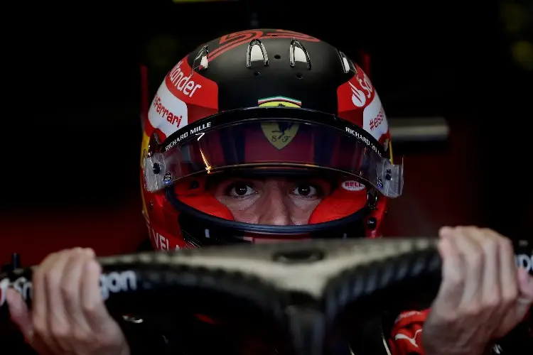 Carlos Sainz confía en remontar en el GP de Arabia Saudita