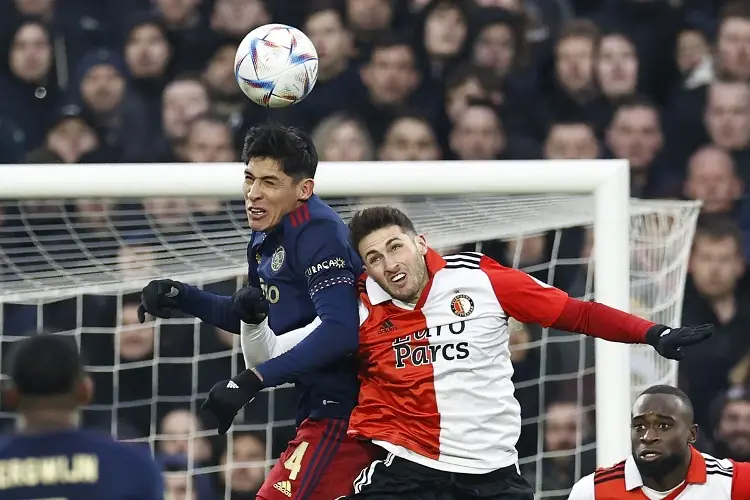 Edson Álvarez marca soberbio gol con el Ajax (VIDEO)