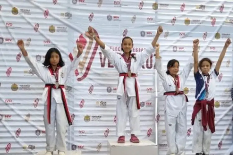 Destacan taekwondoínes veracruzanos en el Selectivo Estatal 2023