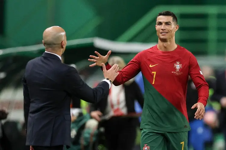 Roberto Martínez celebra primer triunfo al frente de Portugal