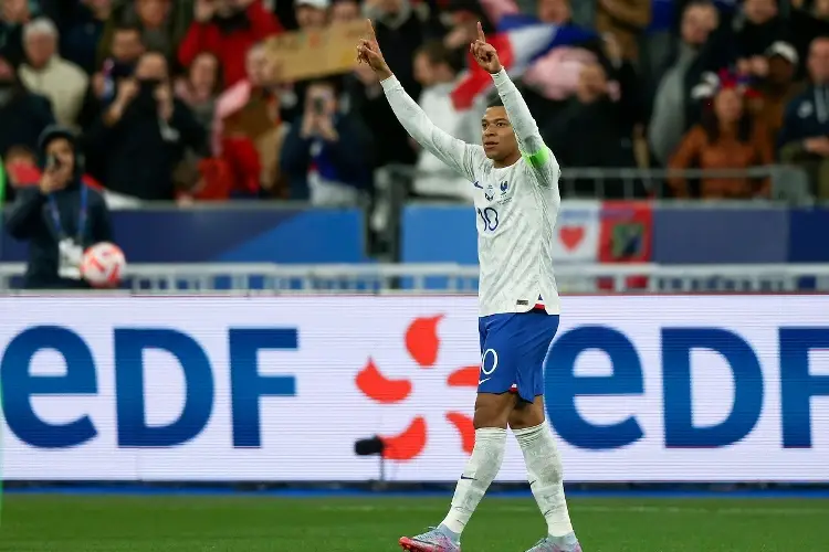 Mbappé y Griezmann se dan un festín ante Países Bajos