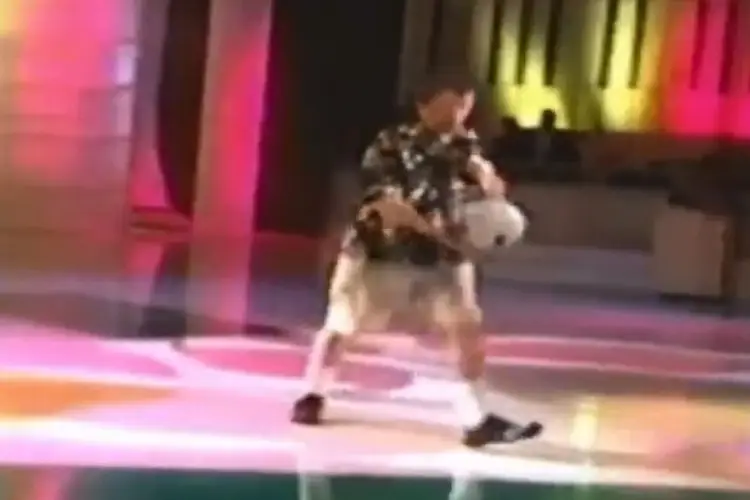 El día que Chabelo rompió una cámara de TV con un balón (VIDEO)