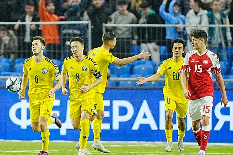 Dinamarca la cruzazulea y cae ante Kazajistán rumbo a la Eurocopa