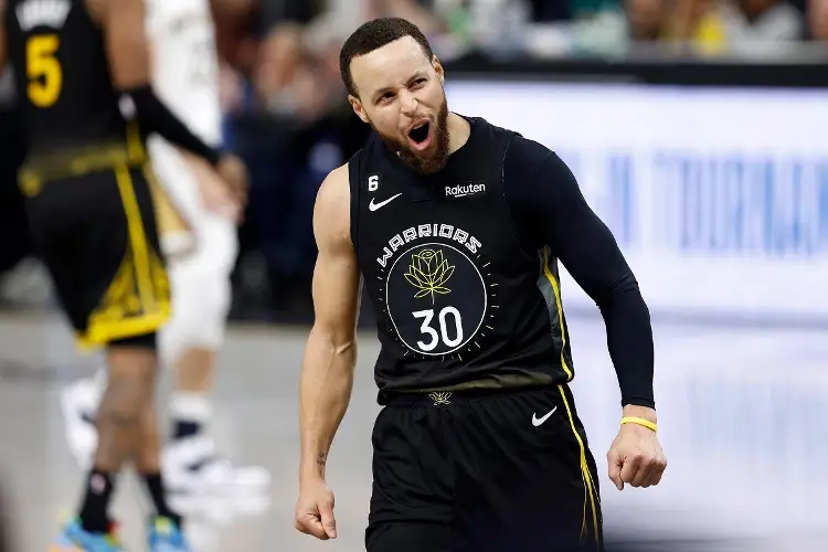 NBA: Curry rescata a los Warriors