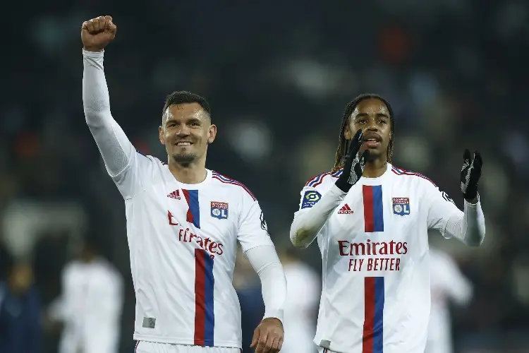 Lyon sorprende al PSG con todo y sus figuras