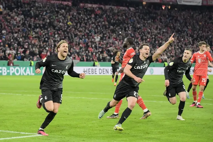 Friburgo elimina al Bayern de la Copa con todo y su nuevo DT Friburgo elimina al Bayern de la Copa con todo y su nuevo DT