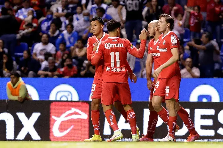 Toluca triunfa ante Puebla y se acerca a la liguilla