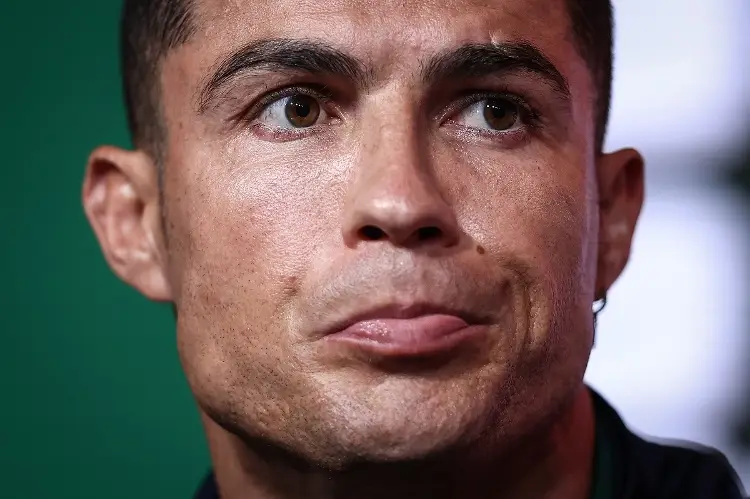 Dicen que Cristiano anota de pura suerte, solo las empuja (VIDEO)