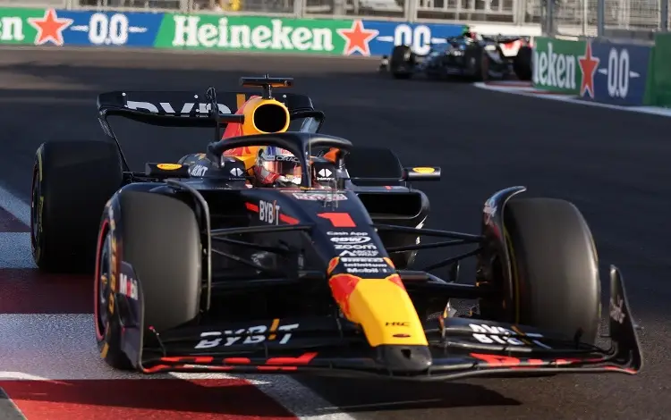 Verstappen no quita el dedo del renglón y quiere ganar en Azerbaiyán