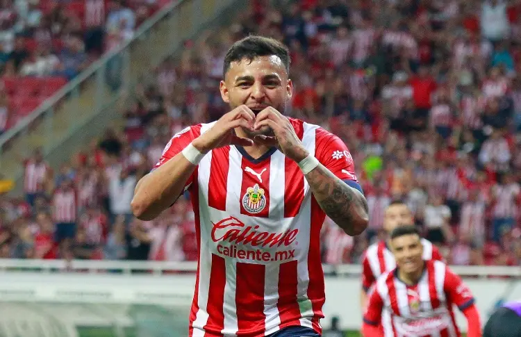 Chivas golea a Mazatlán y va directo a liguilla