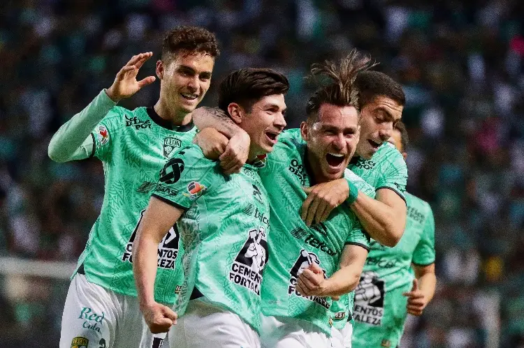 León golea a los Tigres en el cierre del torneo