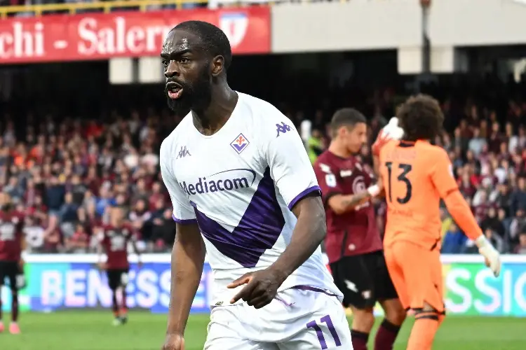 Fiorentina le saca el empate al Salernitana de Ochoa