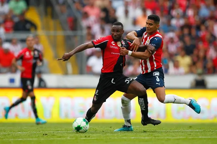 Chivas y Atlas se enfrascan en batalla de Cuartos de Final